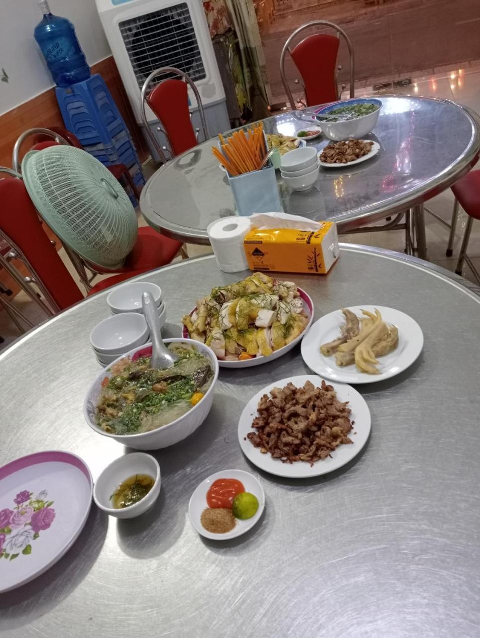 Nha Nghi Phuong Thao Bed & Breakfast กว้านหล่าน ภายนอก รูปภาพ